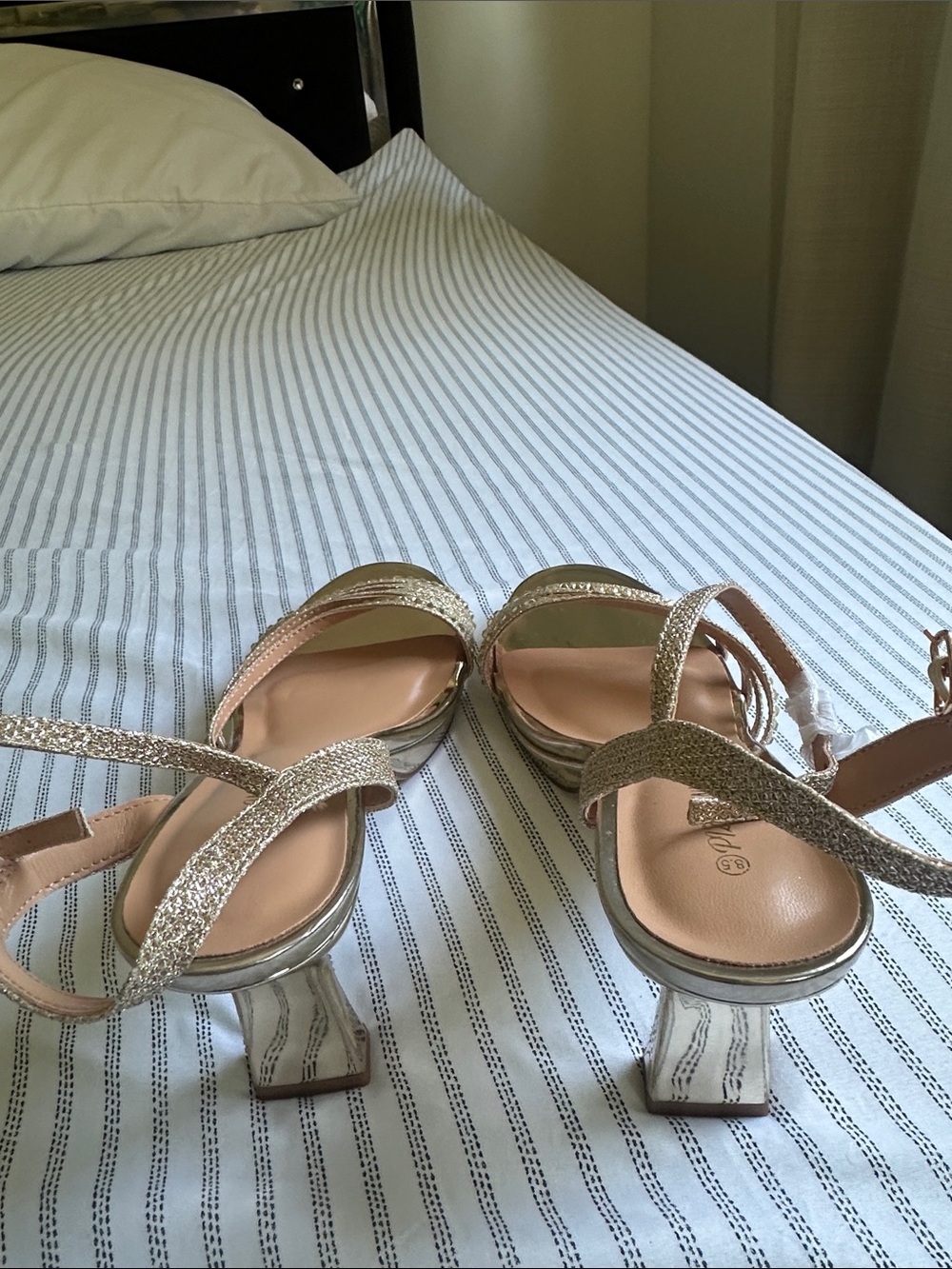 Franco Sarto Gold Glitter Open-Toe Ankle-Strap Heels size 8.5 - Picture 5 of 5